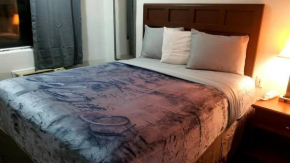 Hotel King Bed Studio 121 & Hot Tub